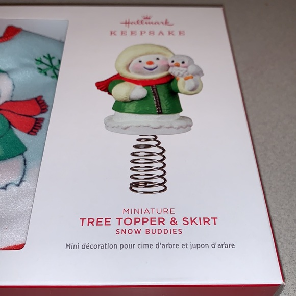NIB 2022 Hallmark Snow Buddies Miniature Tree Topper and Skirt - Picture 3 of 3
